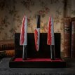 ****** Hallo. cuchillo plastico sangriento 